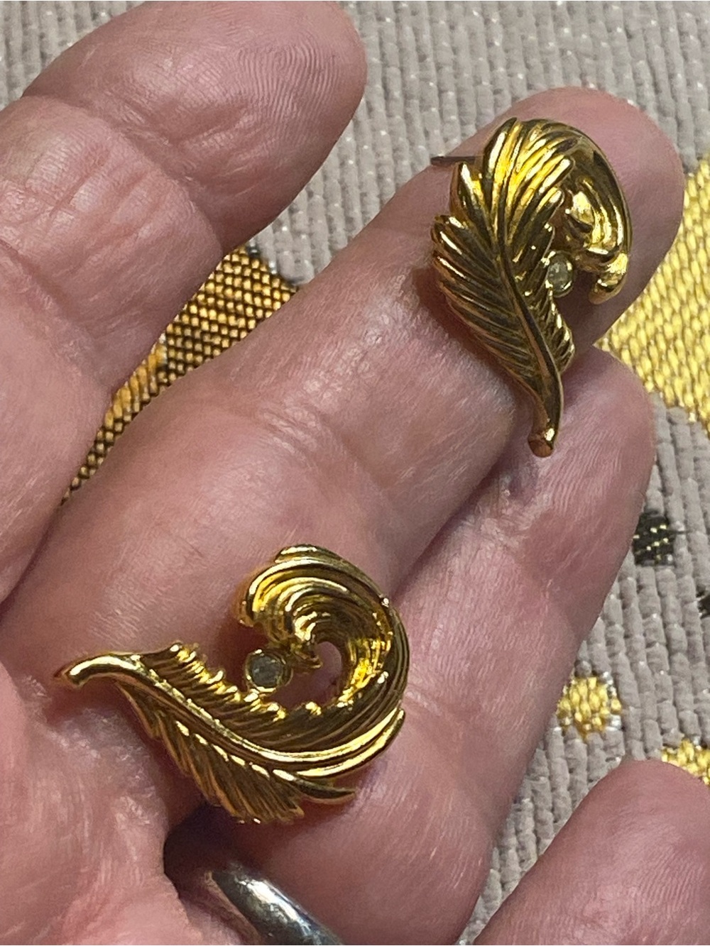 Vintage 1990 Avon Precious Plume Gold Tone Feather Rhinestone Earrings
